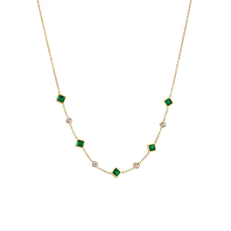 Amaia | Women’s necklace with emerald green stones and gold finish