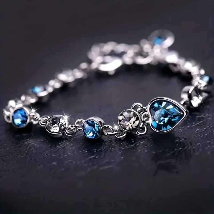 Heart | Women’s bracelet with ocean-blue stones and heart charm
