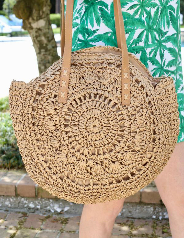 Janeth | Women’s handmade round straw tote bag with zipper closure