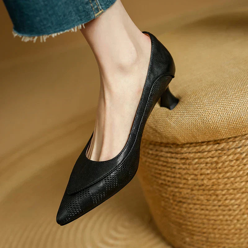 Ramona | Women’s mid heel pumps with pointed toe