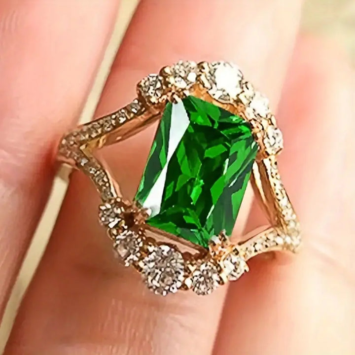 Diezel | Women’s cocktail ring with emerald green stone and crystal halo