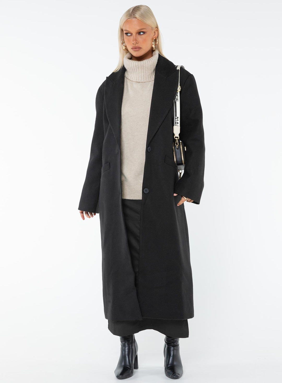 Eunee | Women’s long coat with lapel collar and front pockets