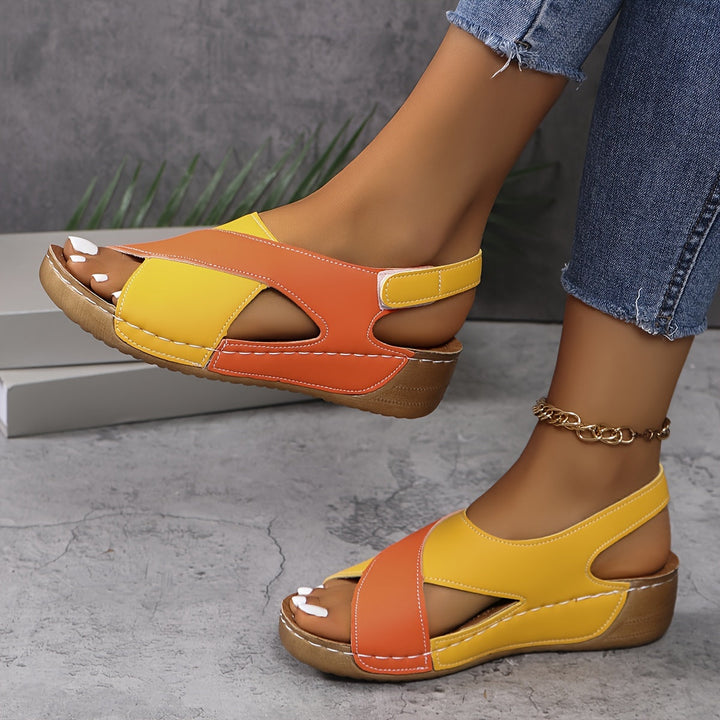Aurelia | Women's strapped sandals with sculpted footbed