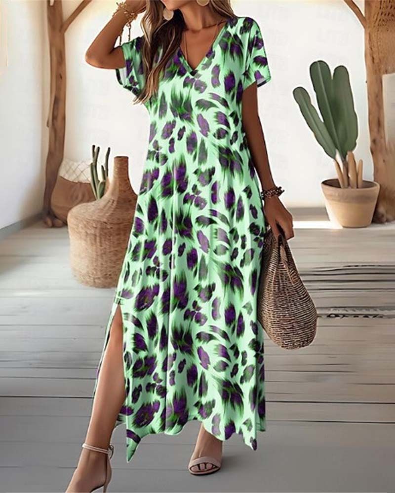 Lara | Women’s maxi dress with v-neckline, pleated detail and side slit