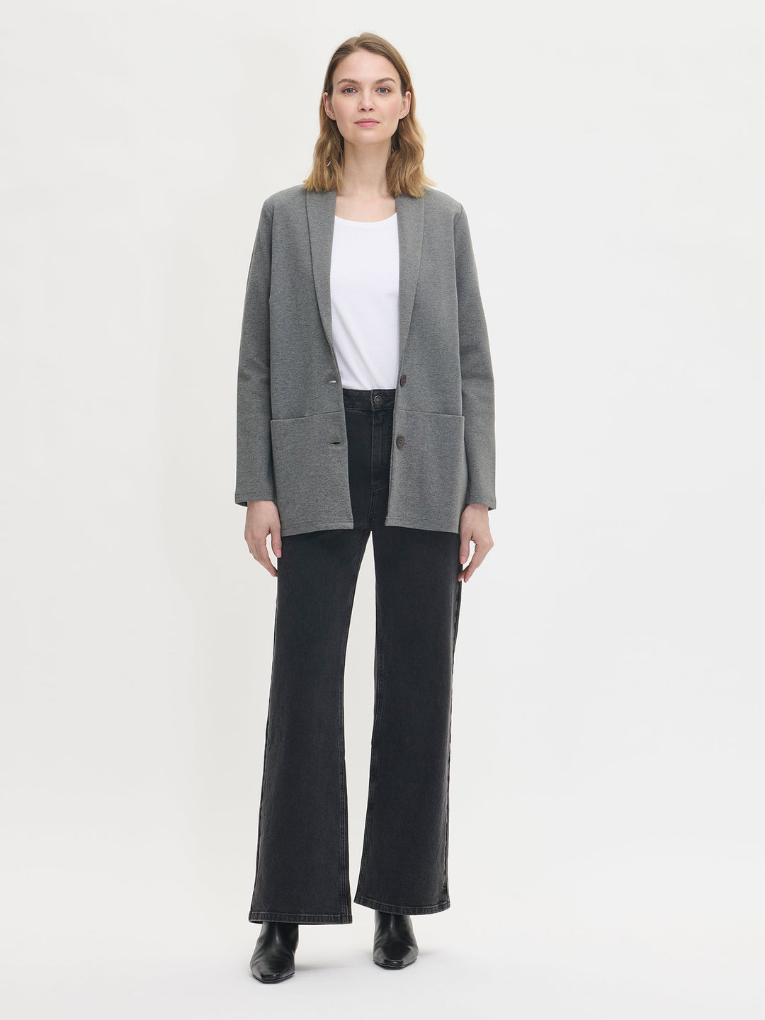 Sabie | Women’s classic knit button blazer
