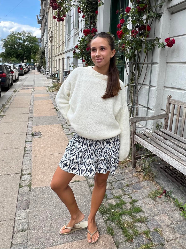 Blair | Women’s oversized knit with balloon sleeve design