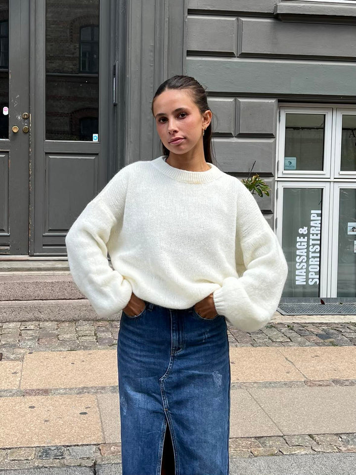 Blair | Women’s oversized knit with balloon sleeve design