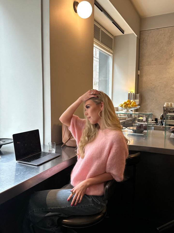 Faye | Women’s knit sweater with t-shirt fit design