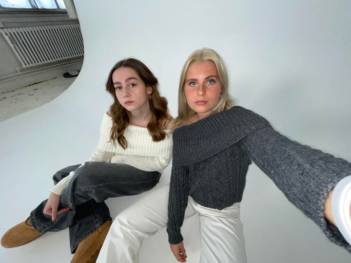 Lorelai | Women’s knit blouse with off-shoulder design