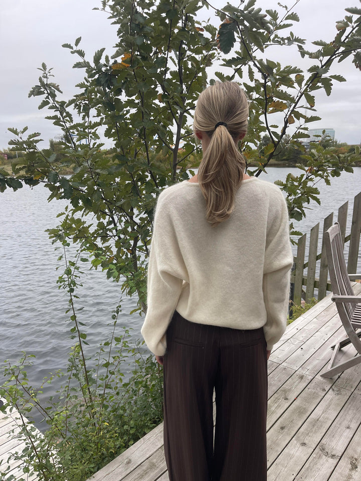 Tessa | Women’s knit sweater with oversized fit design