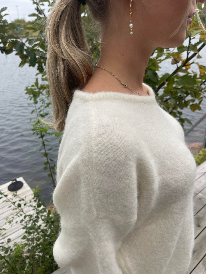 Tessa | Women’s knit sweater with oversized fit design