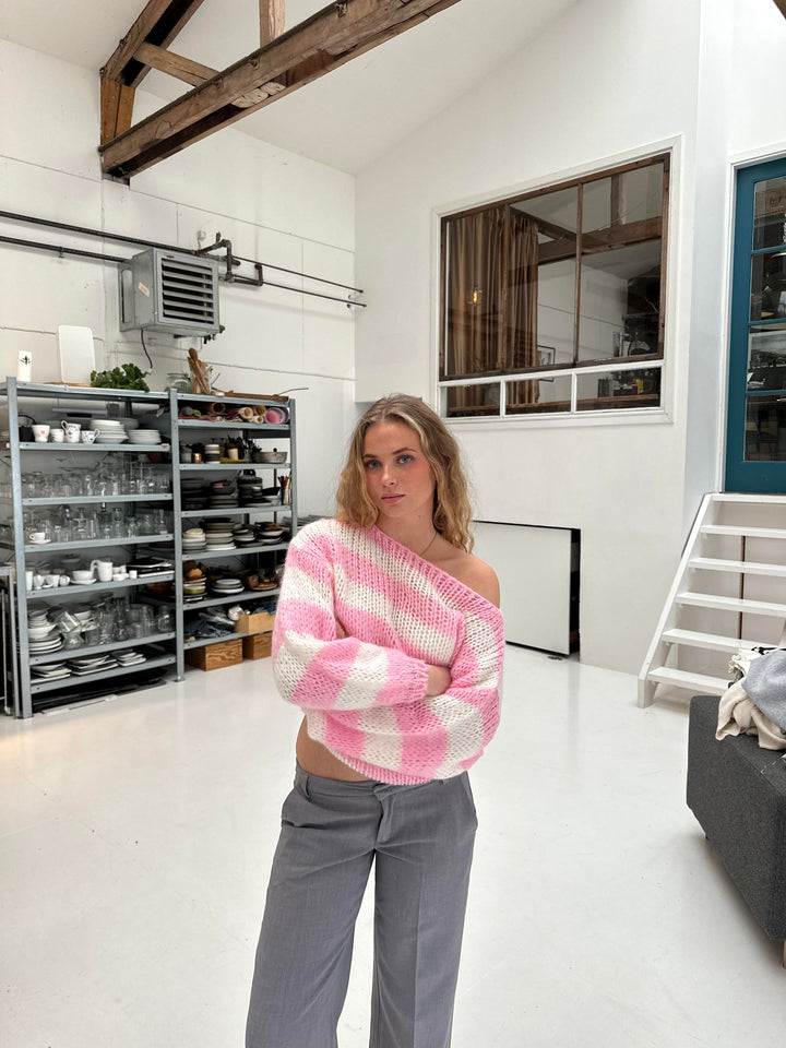 Evelyn | Women’s knit sweater with oversized round neck design