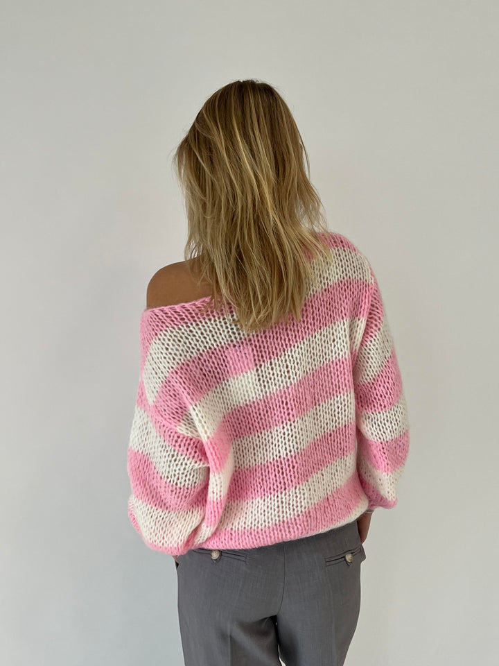 Evelyn | Women’s knit sweater with oversized round neck design