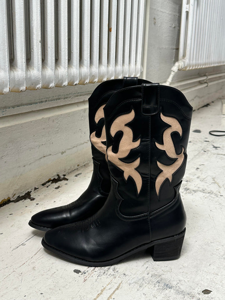 Melody | Women’s cowboy boots with beige pattern and mid-shin fit