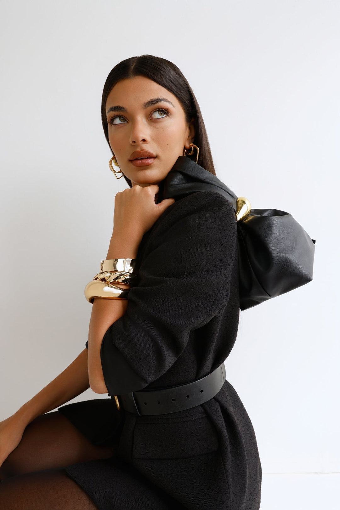 Anabell | Women’s pouch handle bag with gold hardware detail