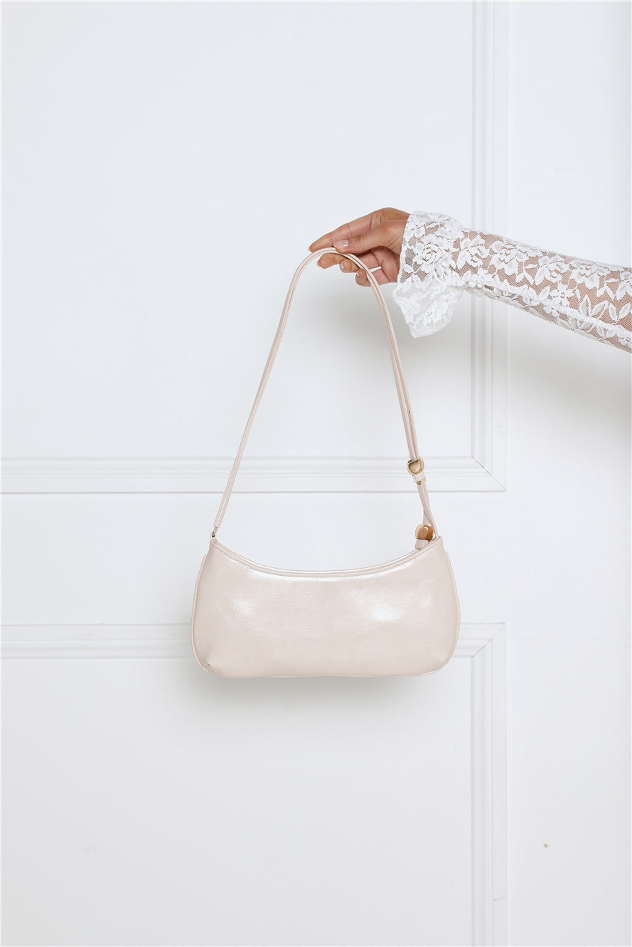 Bonnie | Women’s minimalist shoulder bag with curved rectangular design