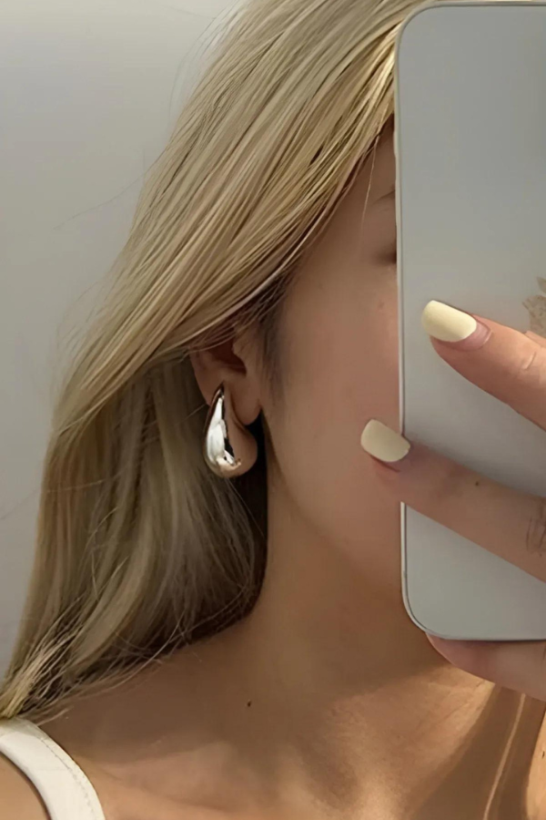 Olivia | Women's raindrop minimalist everyday earrings