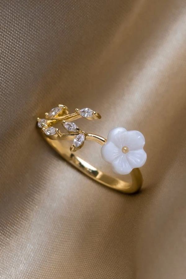 Gwenda | Women’s floral ring with gold open band