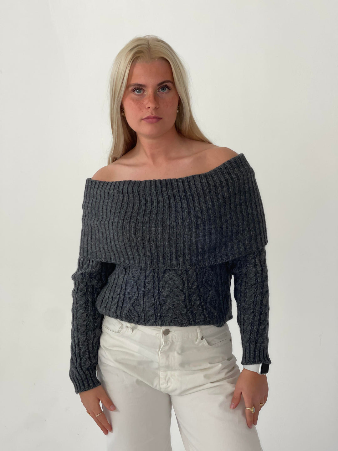 Lorelai | Women’s knit blouse with off-shoulder design