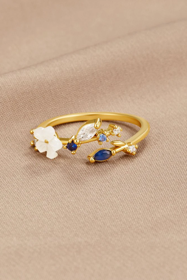 Gwenda | Women’s floral ring with gold open band