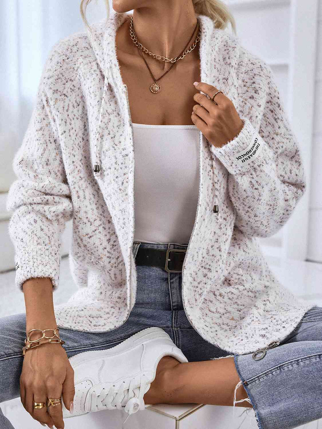 Pia | Women’s zip-up hoodie with drawstring hood and versatile styling