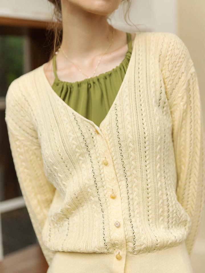 Milena | Women’s sweater with cable knit and glazed button detail