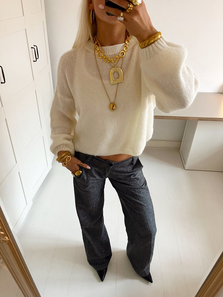 Blair | Women’s oversized knit with balloon sleeve design