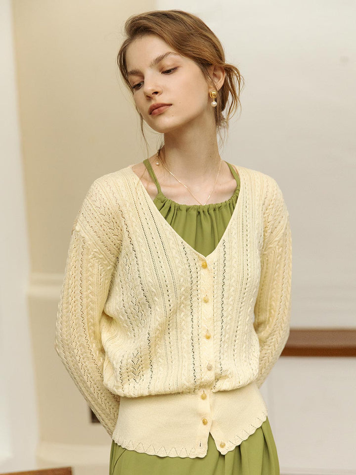 Milena | Women’s sweater with cable knit and glazed button detail