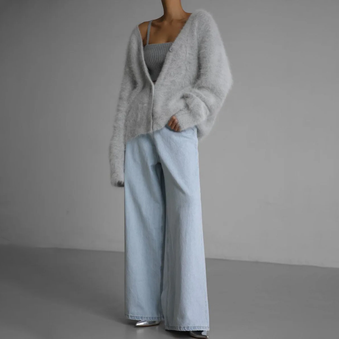 Donna | Women’s knit cardigan with modern versatile design