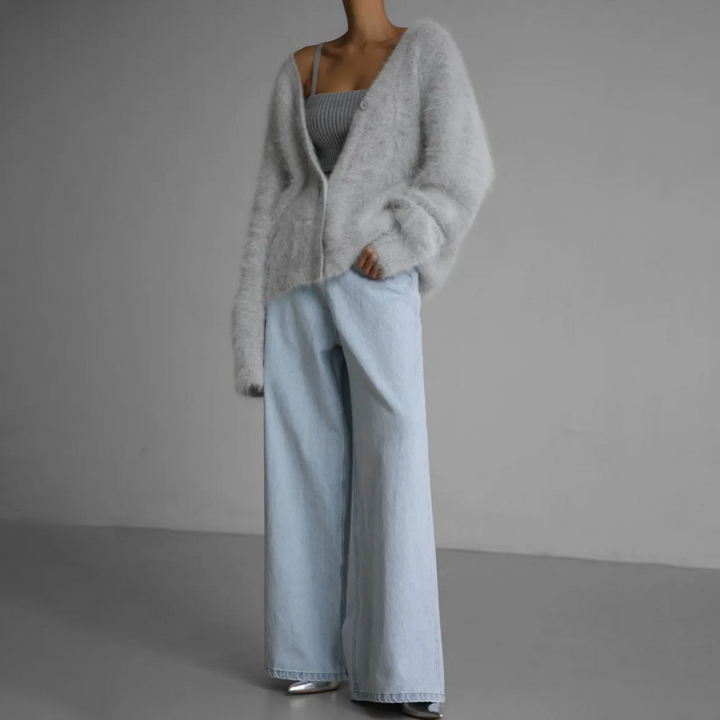 Donna | Women’s knit cardigan with modern versatile design