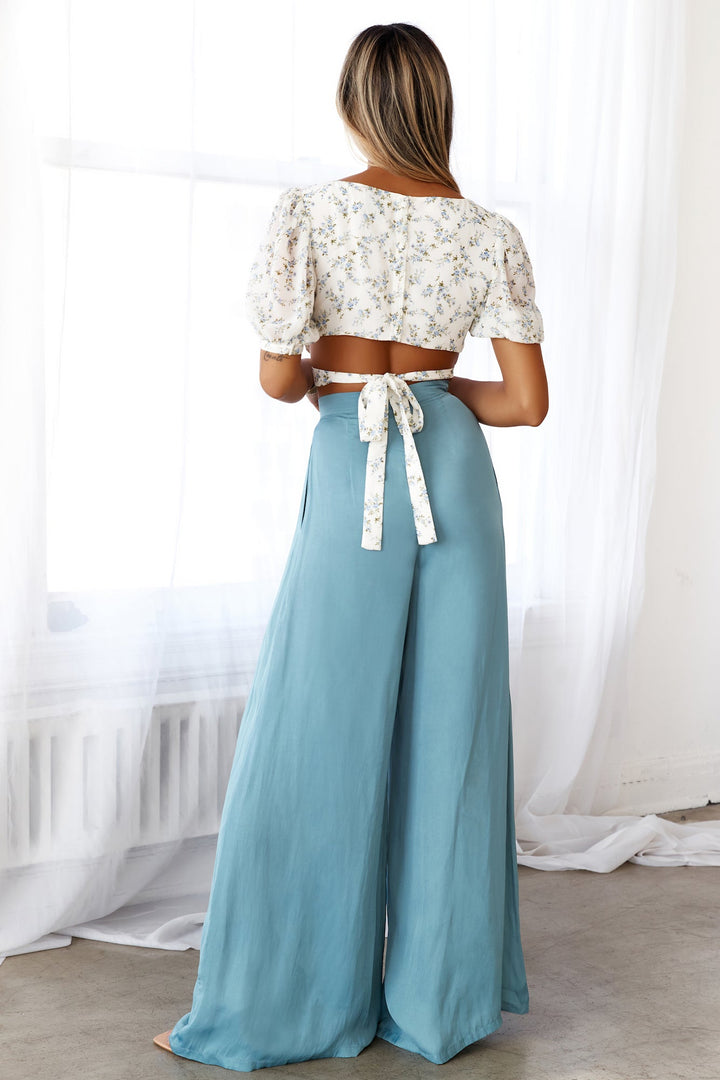 Vania | Women’s high-waisted wide-leg pants with pleated detail