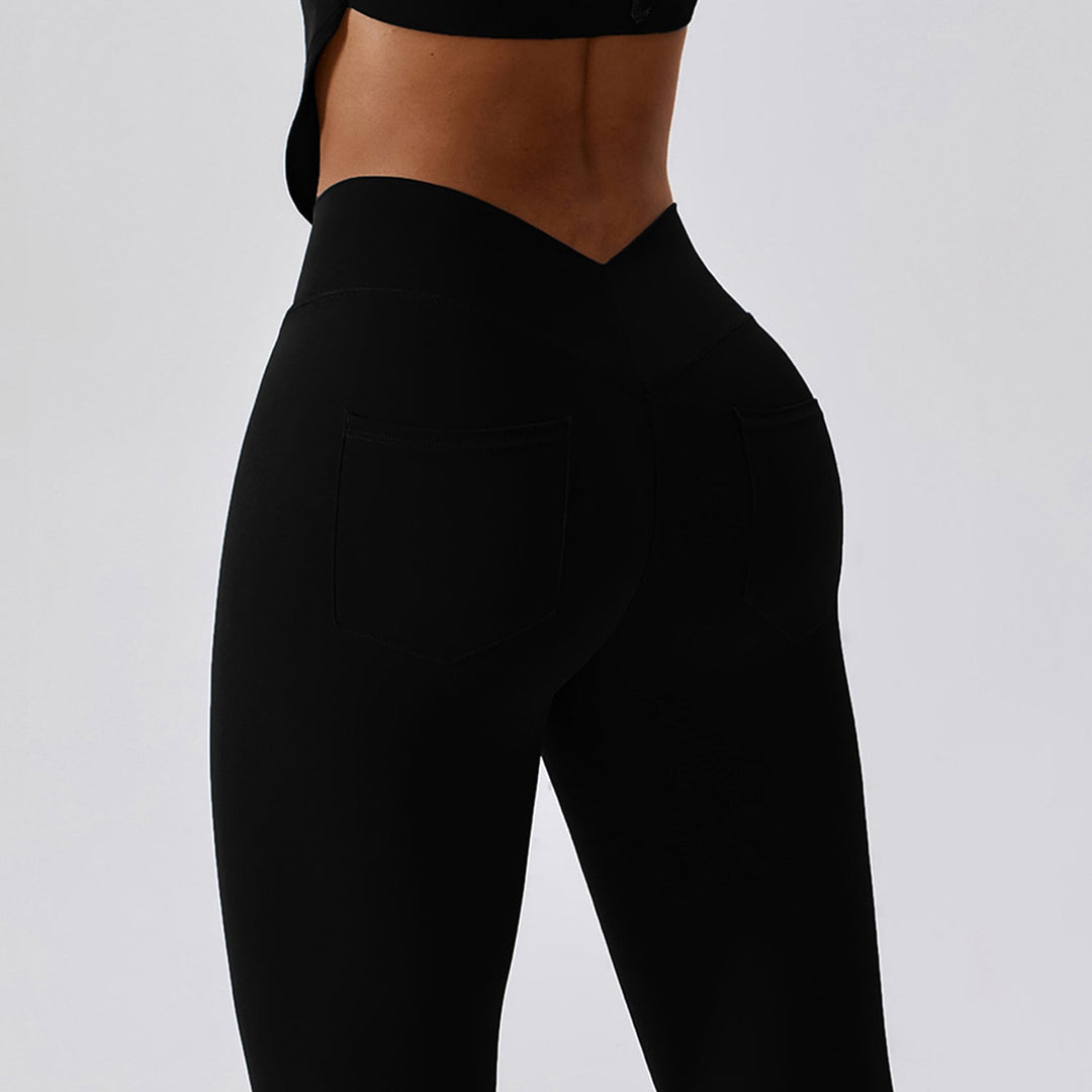 Regin | Women’s leggings with v-waist and back pocket detail