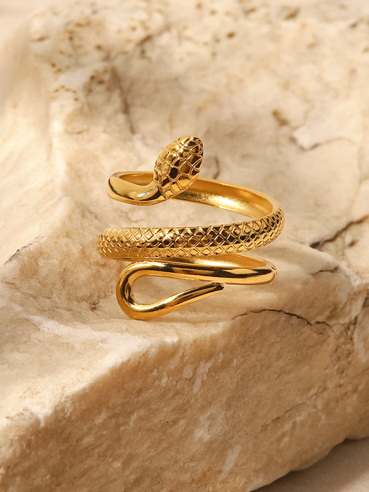 Faelina | Women’s snake ring with sculptural wrap design