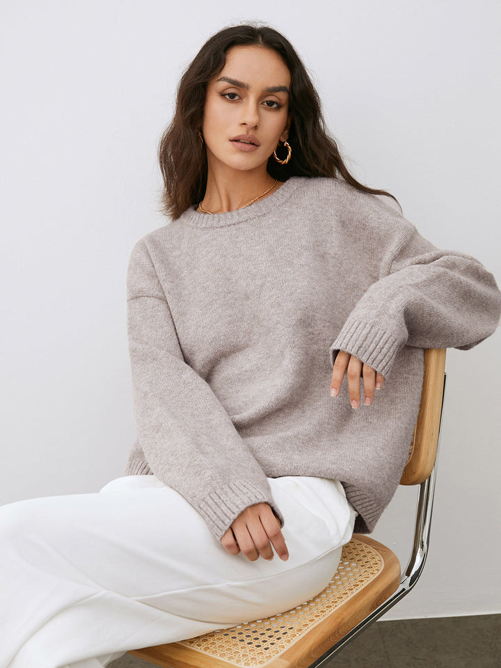 Cindy | Women’s knitted sweater with round neckline and ribbed details