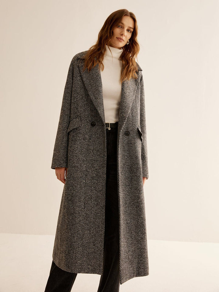 Sophie | Women’s versatile long trench coat with herringbone pattern and wide lapels