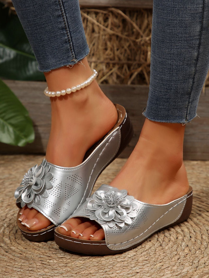 Ave | Women’s slip-on wedge sandals with floral applique
