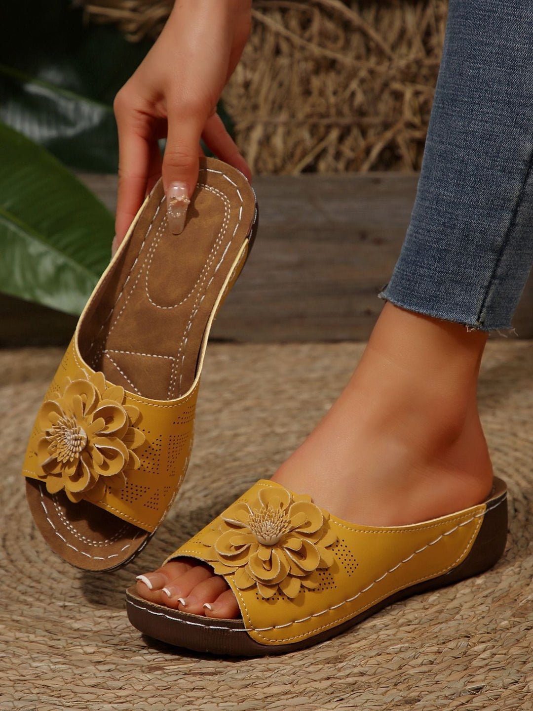 Ave | Women’s slip-on wedge sandals with floral applique