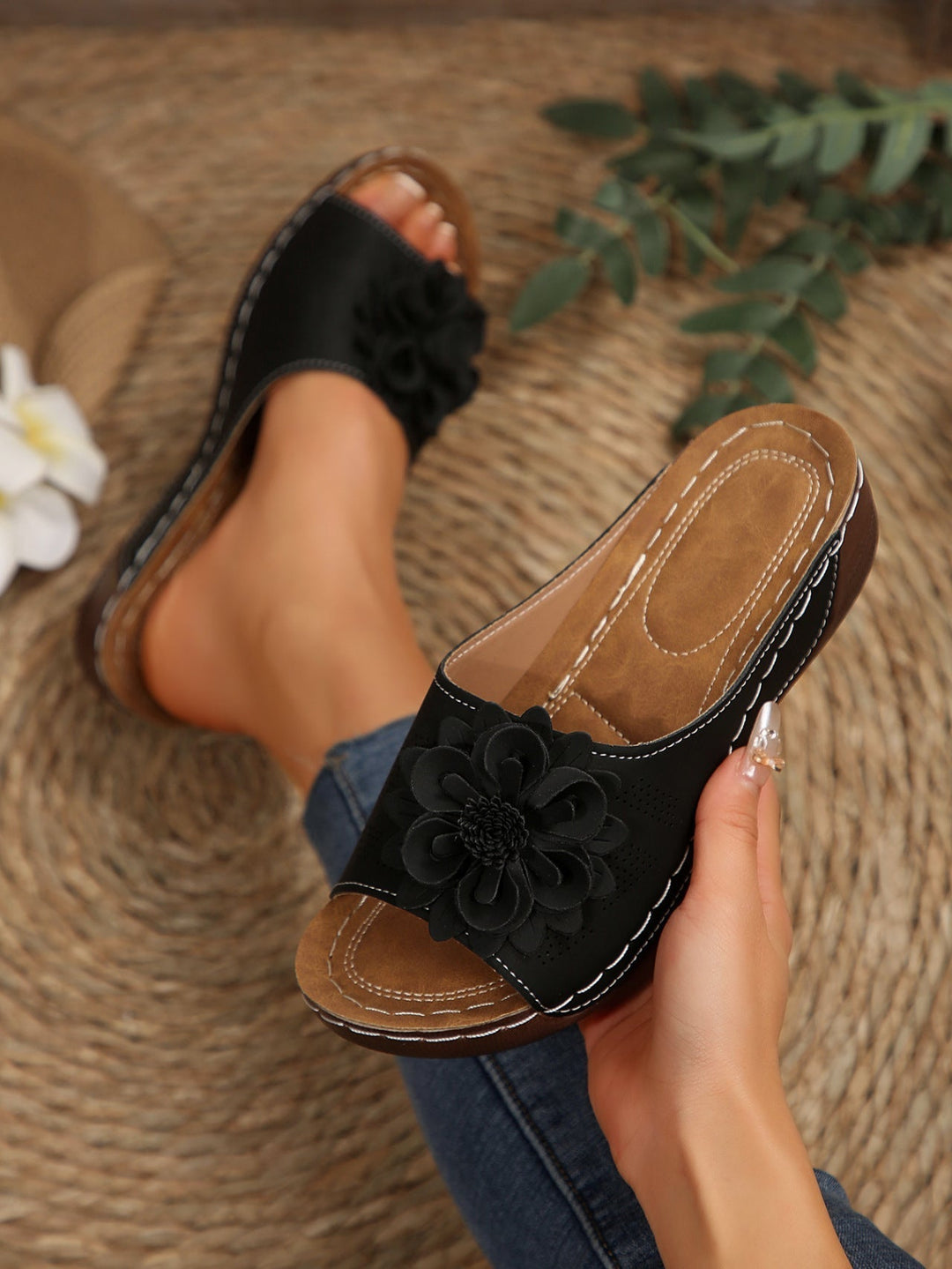 Ave | Women’s slip-on wedge sandals with floral applique