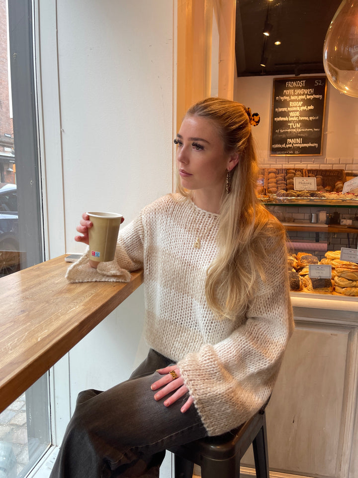 Helena | Women’s knit sweater with oversized round neck design