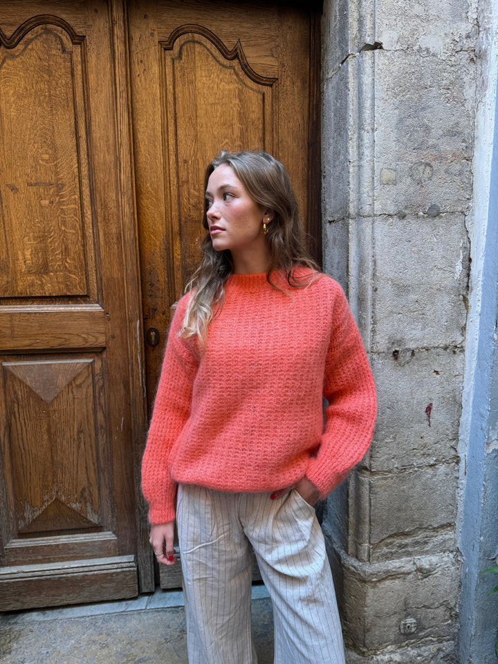 Iris | Women’s knit sweater with oversized round neck design