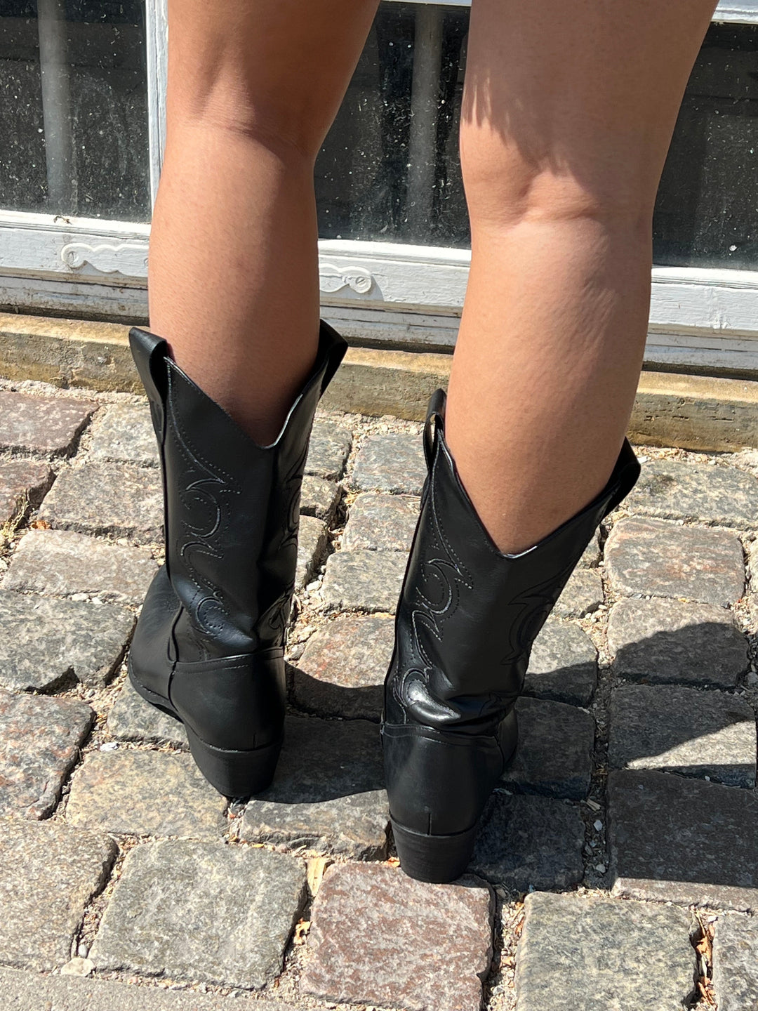 Athena | Women’s cowboy boots with stitching detail and mid-shin fit