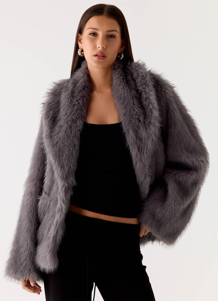 Katiana | Women’s oversized faux-fur jacket