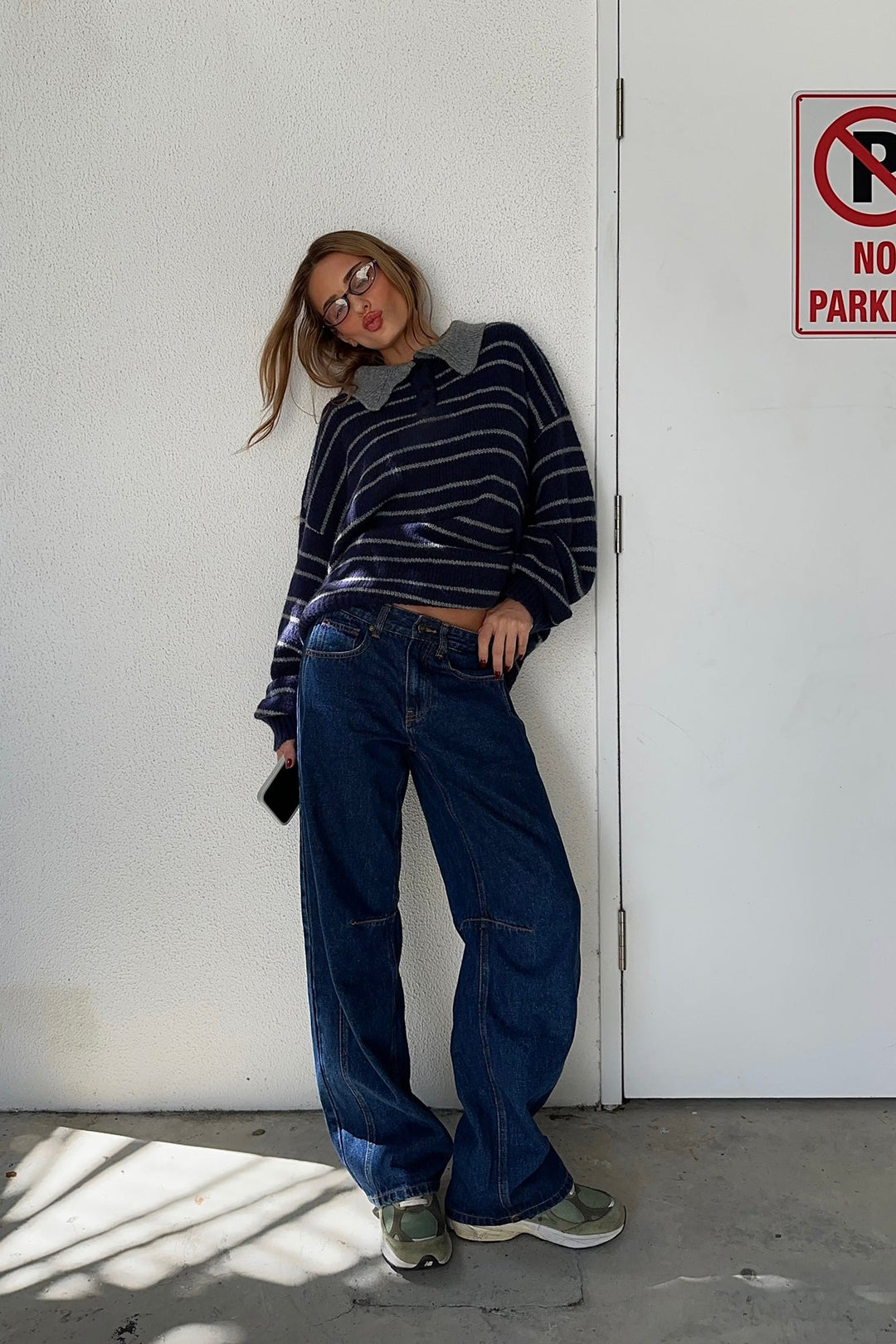 Remi | Women’s low-rise baggy jeans with contrast stitching