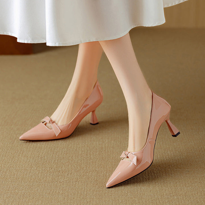 Shiela | Women’s pumps with pointed toe heels and bow detail
