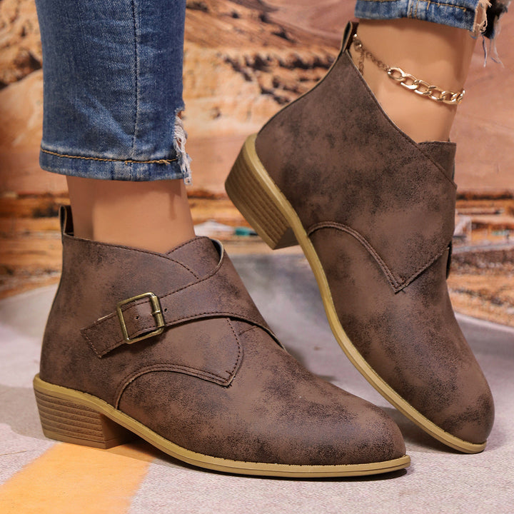 Riza | Women’s ankle boots with pointed toe, buckle detail and back zipper