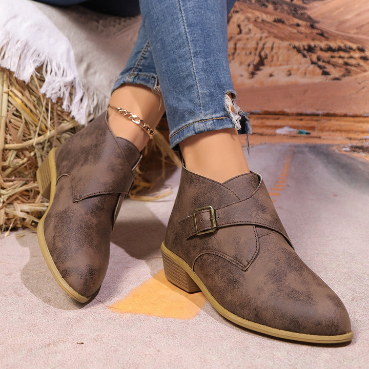 Riza | Women’s ankle boots with pointed toe, buckle detail and back zipper