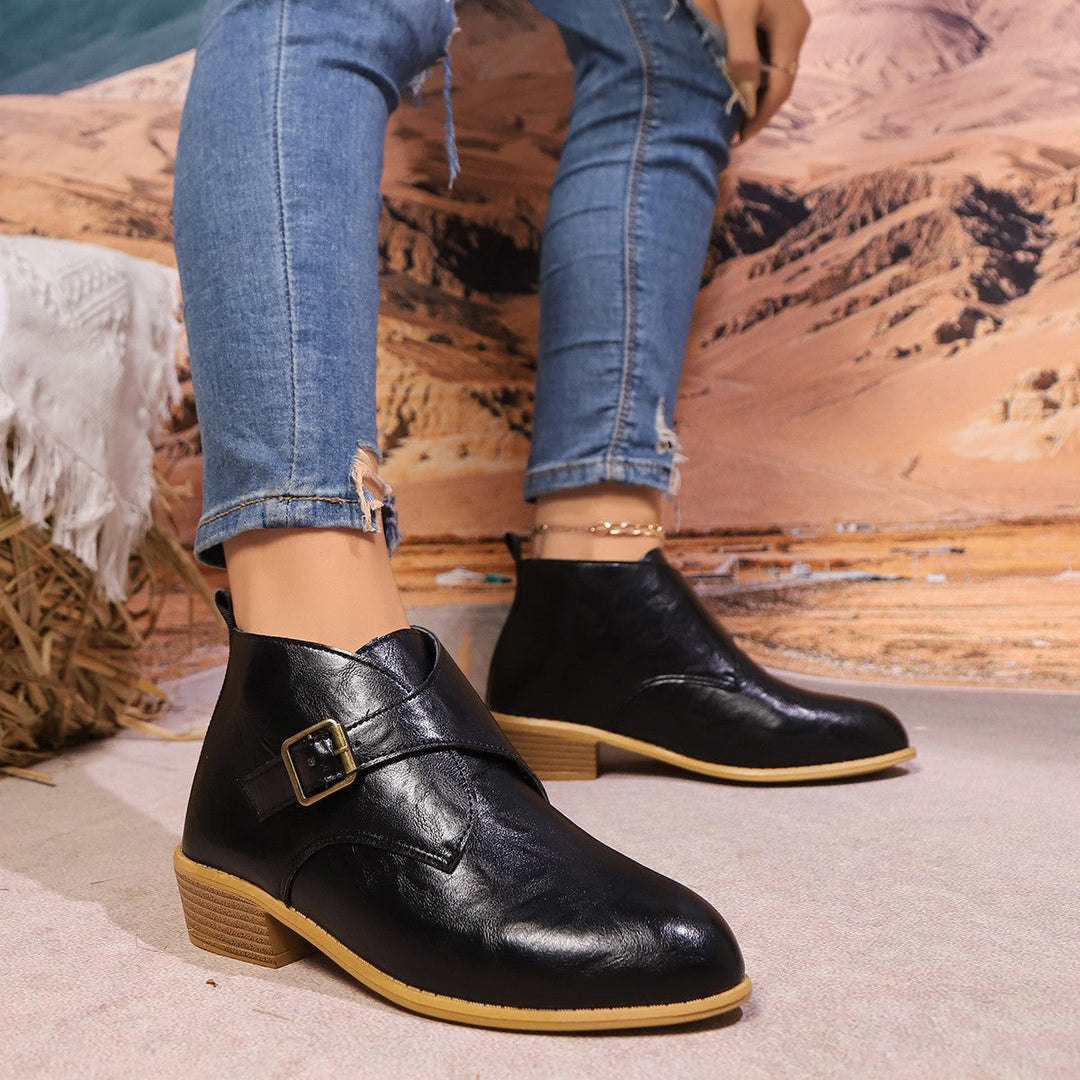 Riza | Women’s ankle boots with pointed toe, buckle detail and back zipper