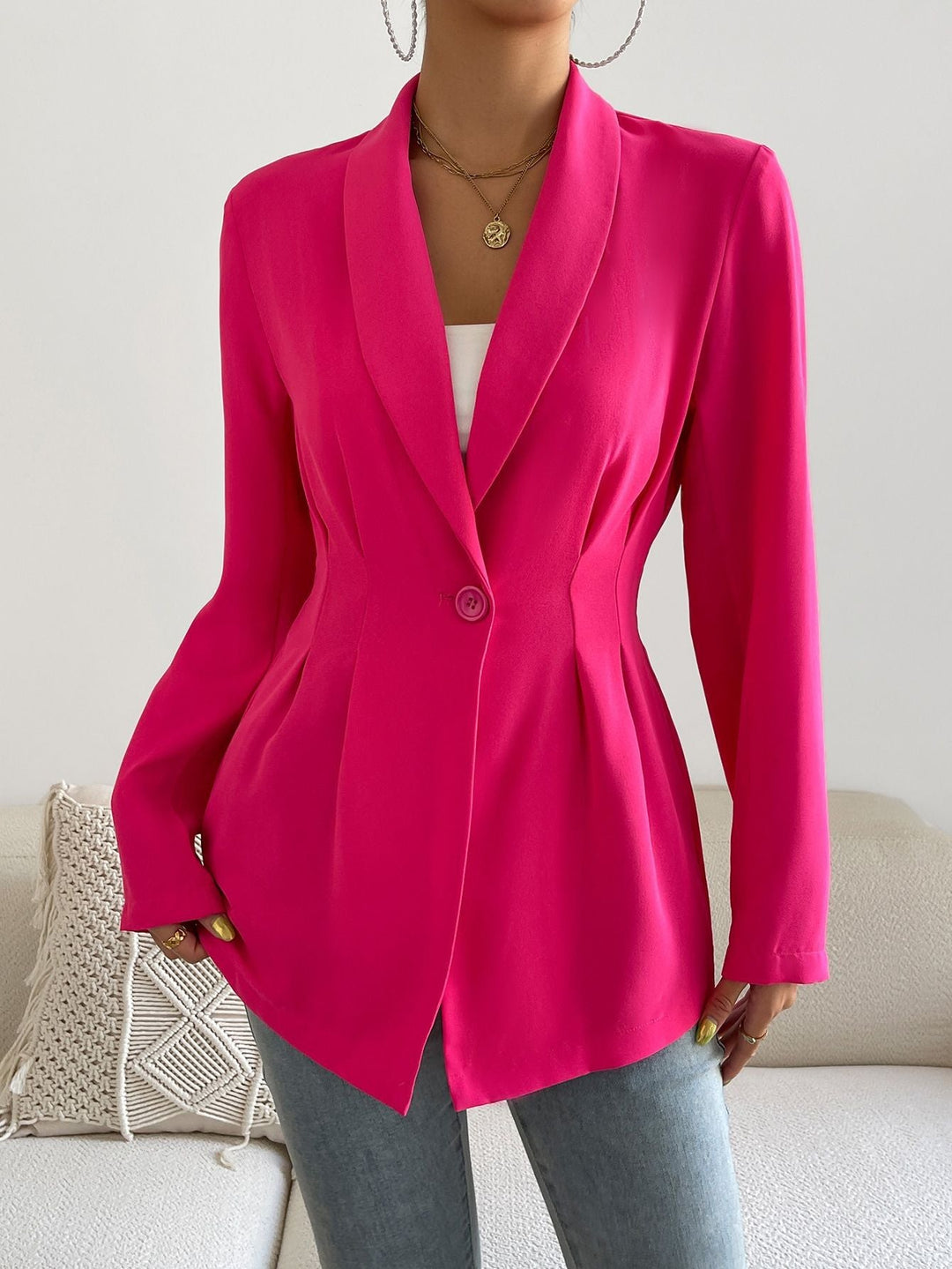 Bella | Women’s slim-fit blazer with notch lapel and single-button closure