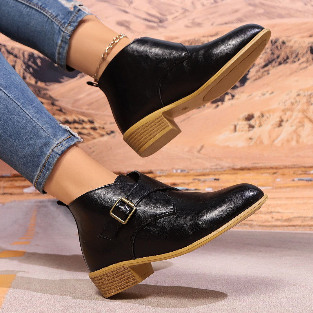 Riza | Women’s ankle boots with pointed toe, buckle detail and back zipper