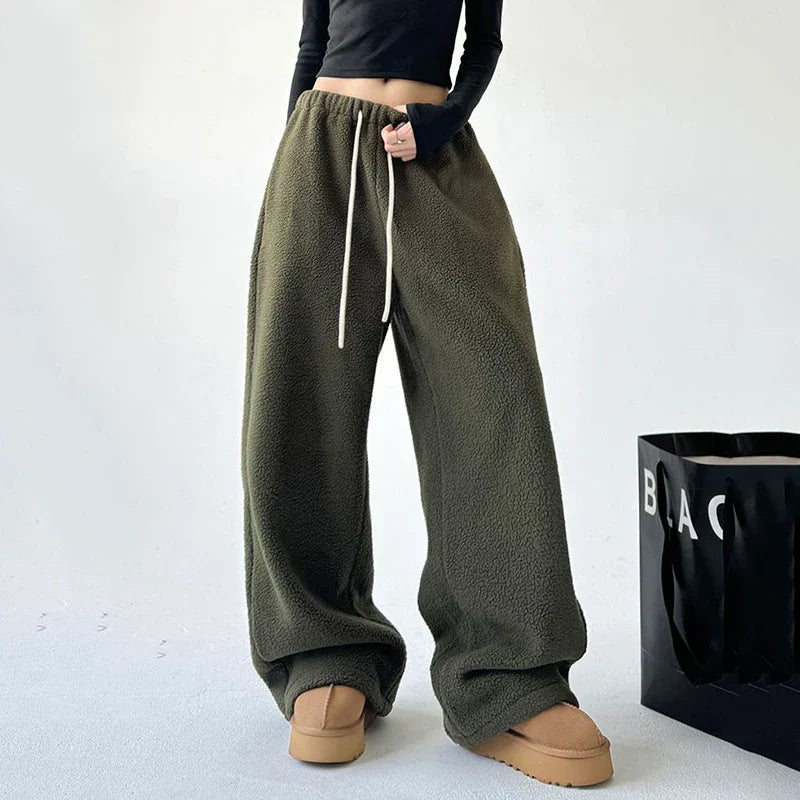Mina | Women’s relaxed sweatpants with drawstring waist